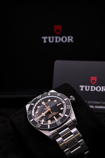 Tudor Black Bay 54 (Boite + Papiers + 2 bracelets +...)