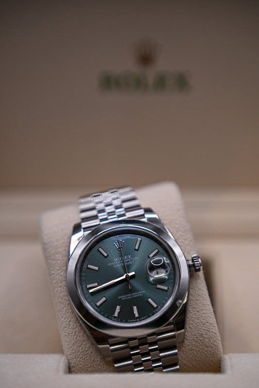 Rolex DateJust 126300 (Boite + Papiers + Mailles +...)